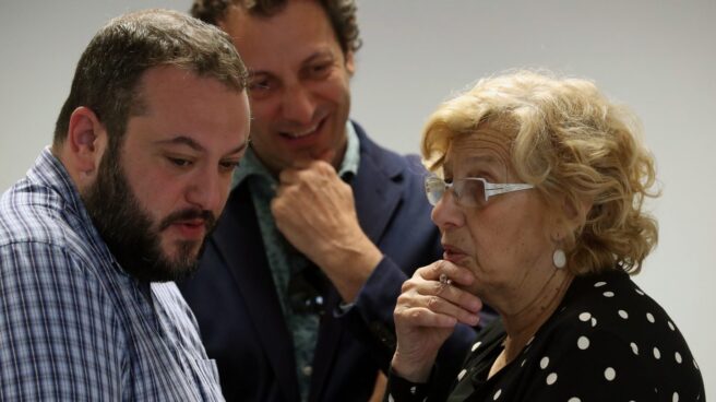 Guillermo Zapata y Manuela Carmena.