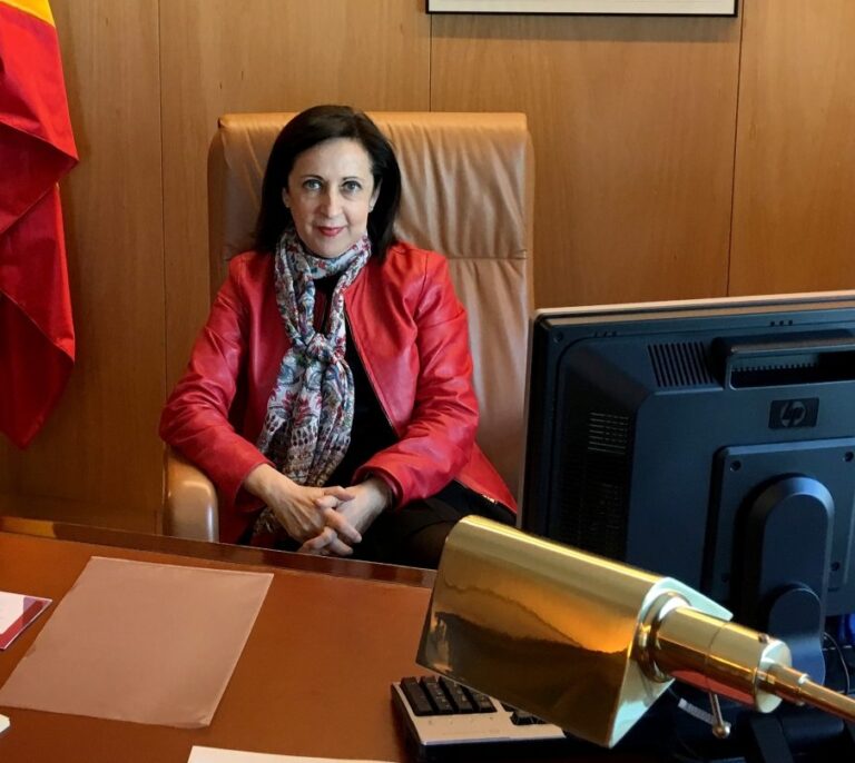 "No me afecta que me diga 'hijaputa'; es corto de miras criticarme por no ser militante"