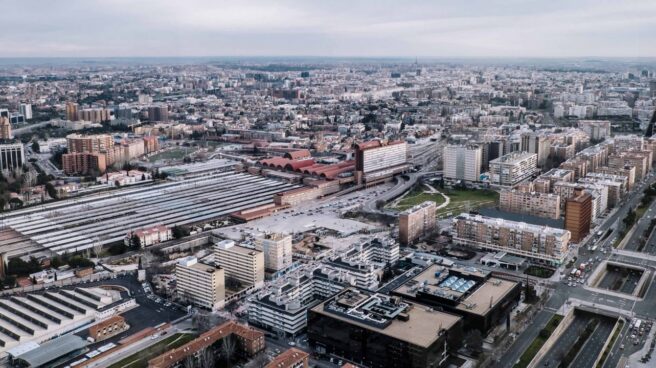 Espacio entre las Cuatro Torres y la Operación Chamartín, objeto de discusión en la operación que lleva el mismo nombre. Espacio entre las Cuatro Torres y la Operación Chamartín, objeto de discusión en la operación que lleva el mismo nombre.