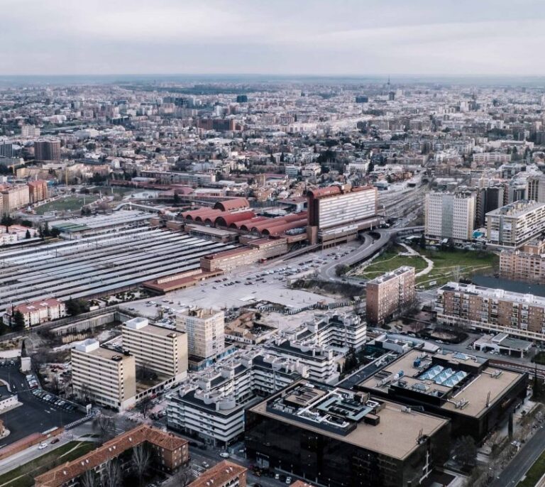 Carmena y BBVA negocian una 'City' entre las Cuatro Torres y la Estación de Chamartín