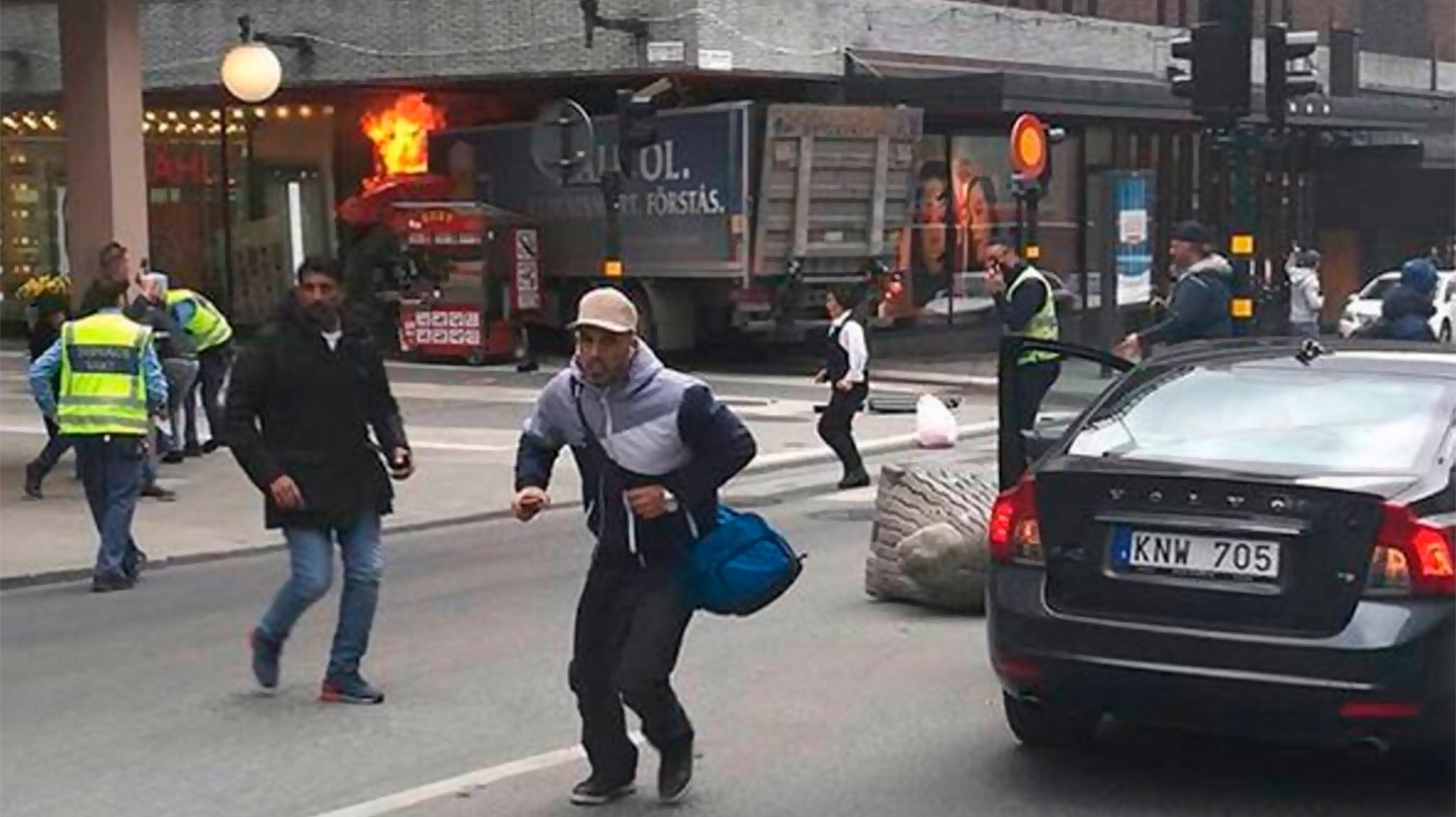 La policía detiene a un hombre que confiesa ser el autor del atentado de Estocolmo