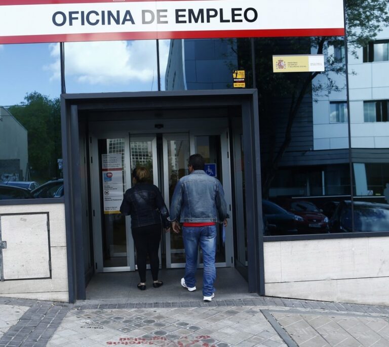 El paro aumenta en 54.371 personas, la mayor subida en agosto desde 2010