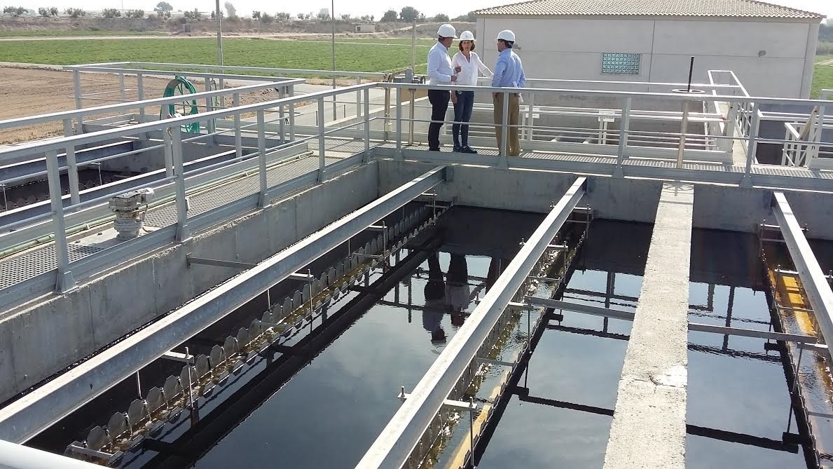 Las grandes patronales y Hacienda, contra los ayuntamientos que remunicipalizan el agua. En la foto, planta depuradora de Lorca (Murcia).