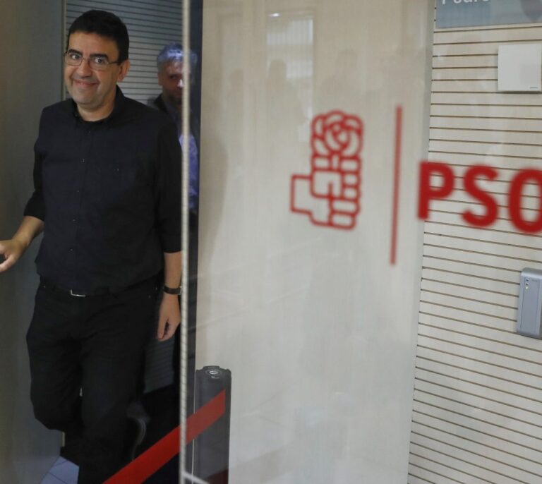 Se ponen en marcha las primarias con críticas de los equipos de López y Sánchez