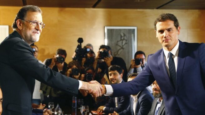 pacto La última foto de Rajoy y Rivera posando es del pasado 28 de agosto