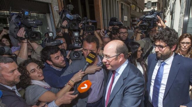 Pedro Antonio Sánchez, junto a Fernando López Miras.