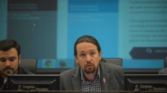 podemos-impuesto-banca El líder de Podemos, Pablo iglesias, presenta sus Presupuestos alternativos, donde plantea nuevos impuestos a la banca.