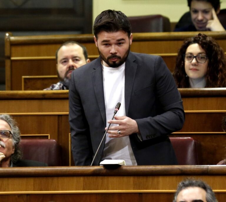 Gabriel Rufián rompe las reglas del juego en el Congreso: "Mamporrero", "gángster", "lacayo"