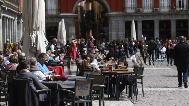 terraza vino cerveza Los jóvenes rechazan el vino