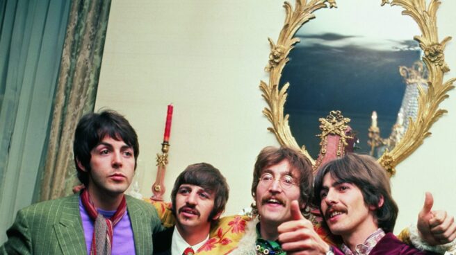 The Beatles en casa de su manager, Brian Epstein durante la fiesta de lanzamiento de 'Sgt. Pepper’s Lonely Hearts Club Band', el 19 de mayo de 1967.