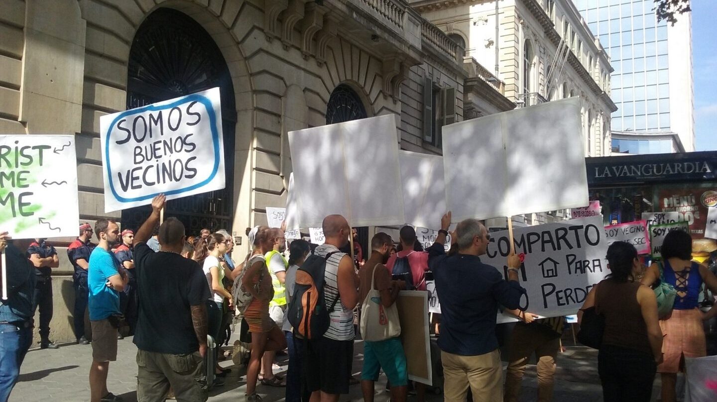 Protesta vecinal por el turismo en Barcelona.