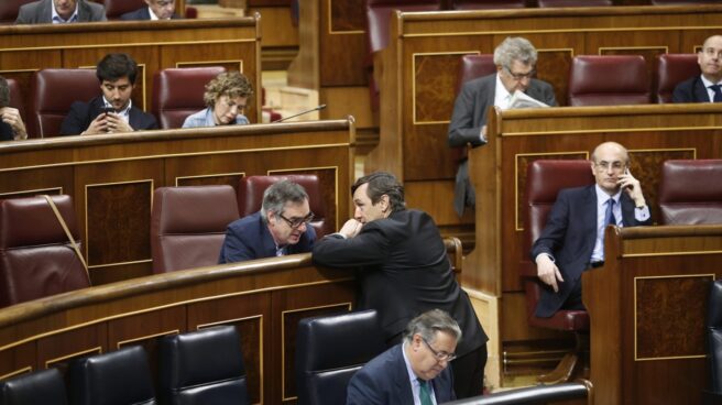 villegas-hernando José Manuel Villegas, junto a Rafael Hernando en el Congreso.