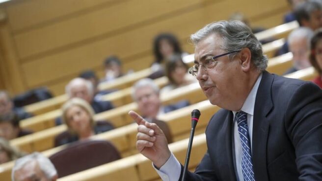 zoido-cafe-gonzalez El ministro de Interior, Juan Ignacio Zoido, admite que recibió una llamada de Ignacio González para "tomarse un café".