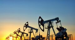 El precio del petróleo se dispara por el bloqueo el Ormuz y roza los 126 dólares el barril