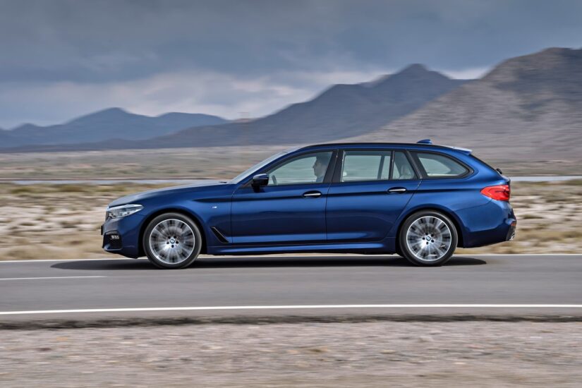 Elegante aspecto el del BMW Serie 5 Touring, la variante con carrocería familiar del Serie 5. Monta motores diésel y gasolina con potencias comprendidas entre 190 CV y 340 CV. A la venta desde 52.500 euros.
