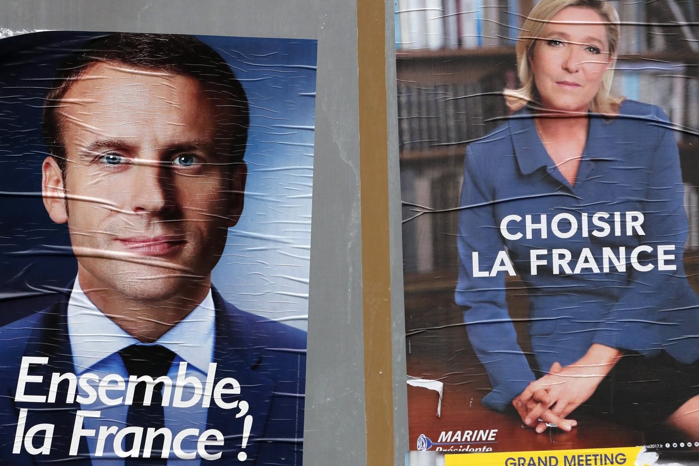 Los carteles de ambos candidatos en Francia.
