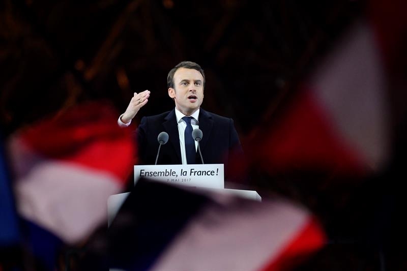 Emmanuel Macron da un mitin ante sus seguidores de En Marcha en Francia.