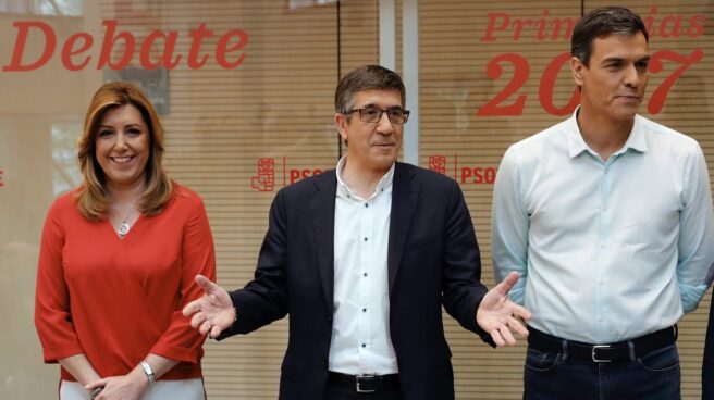 Susana Díaz, Patxi López y Pedro Sánchez, antes de empezar el debate.