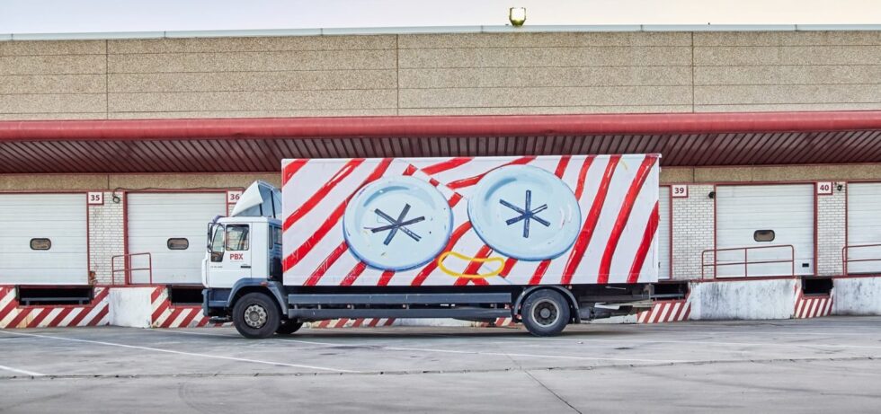 Camión pintado por Ana Barriga