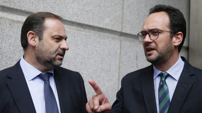 José Luis Abalos y Antonio Hernando, en el Congreso.