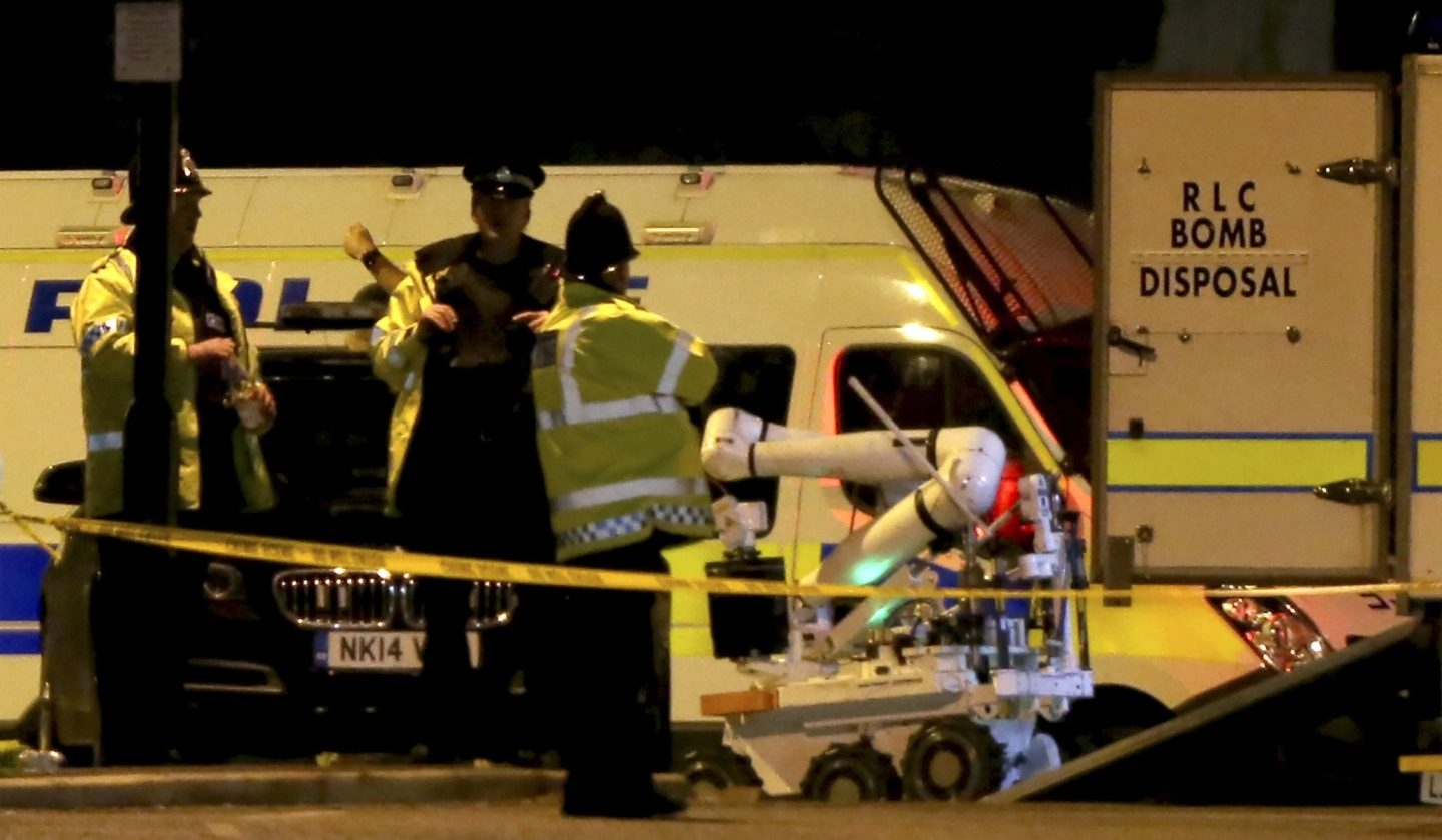 Un robot de los artificieros, en las inmediaciones del Manchester Arena.