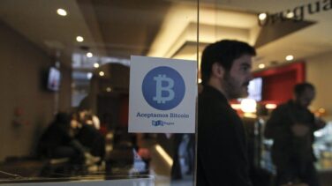 El Bitcoin se dispara a máximos aupado por las subidas de otras divisas digitales