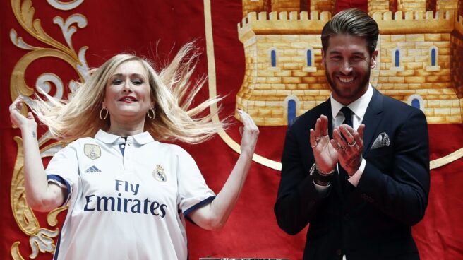 Cifuentes y Sergio Ramos en la celebración de la Liga del Real Madrid.