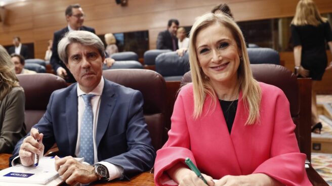 Angel Garrido y Cristina Cifuentes, en la Asamblea de Madrid.