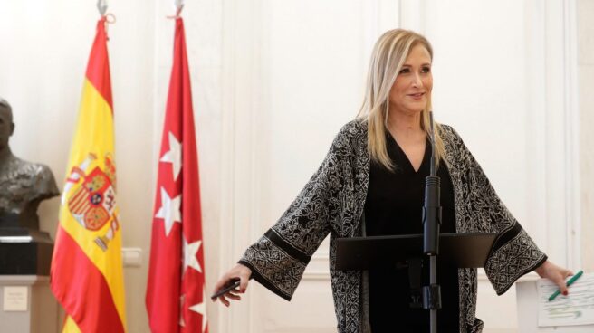 Cifuentes aplicará deducciones de hasta 1.800 euros por hijo desde 2018