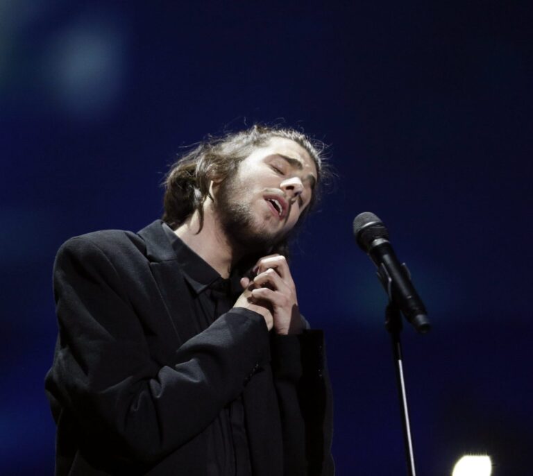 Un corazón, el mejor regalo de cumpleaños para Salvador Sobral