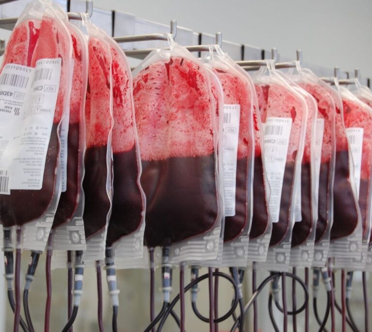 ¿Puedo donar sangre si tengo la vacuna contra el Covid?