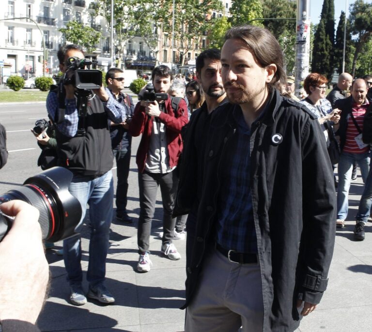 Iglesias envía una carta al PSOE para que se sume a la moción de censura