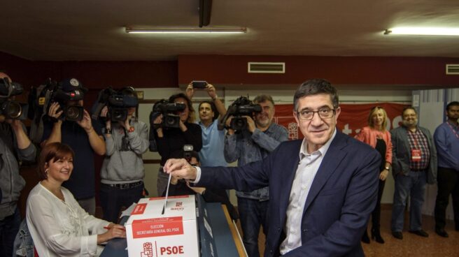 Díaz y López destacan al votar la importancia de la "movilización"