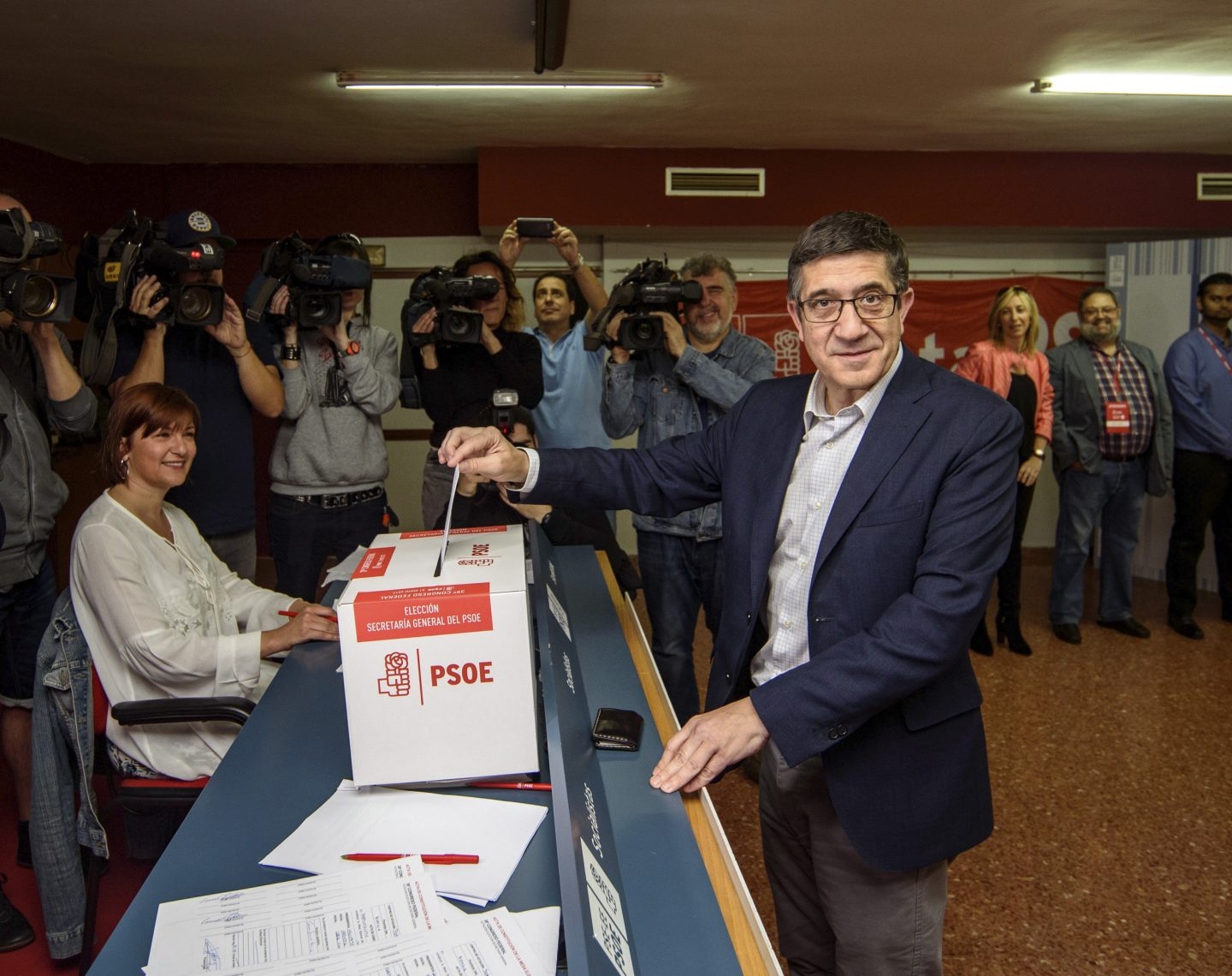 Díaz y López destacan al votar la importancia de la "movilización"