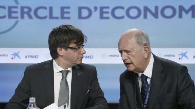 Puigdemon Brugera El presidente catalán, Carles Puigdemont, y el presidente del Círculo de Economía y de Colonial, Juan José Brugera