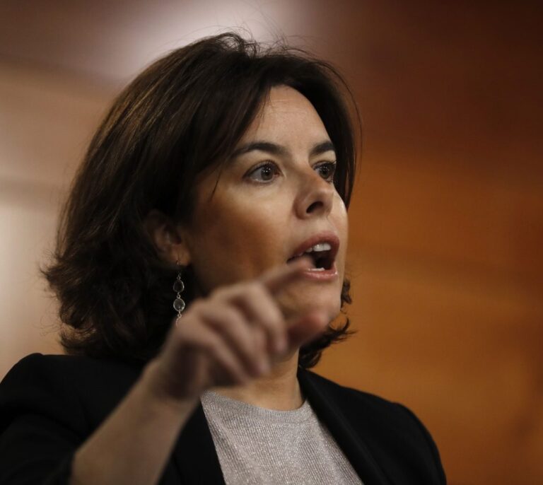 Santamaría: "Las autoridades se encargarán de impedir la colocación de urnas"