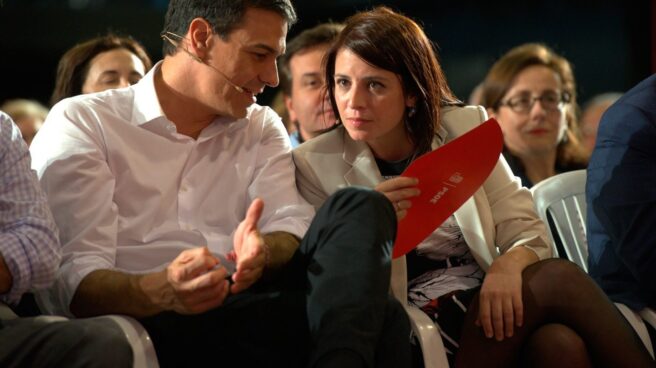 adriana_lastra Pedro Sánchez y Adriana Lastra en un mitin.
