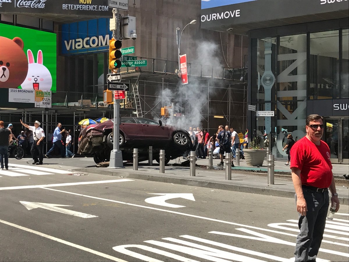 Un muerto y al menos 20 heridos al ser atropellados por un vehículo en Nueva York