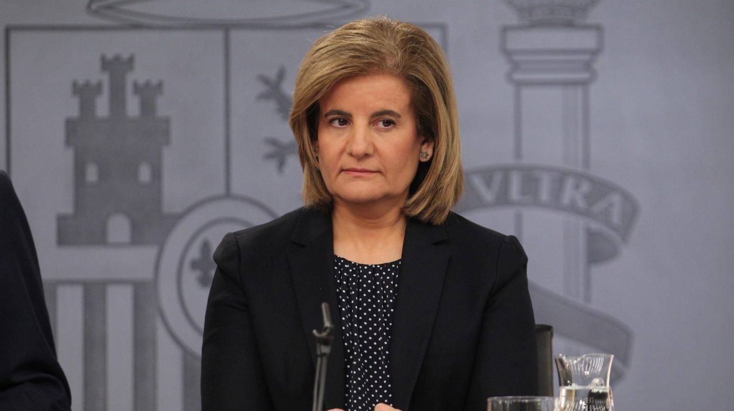 La ministra de Empleo, Fátima Báñez, asegura que reducir la precariedad y las pensiones son prioridades del Gobierno.