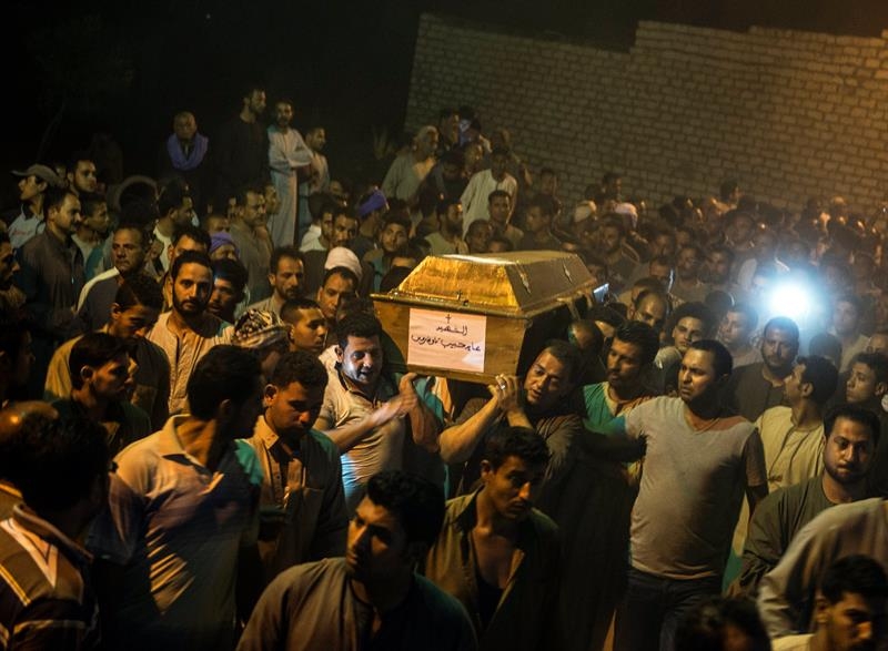 Funeral tras el atentado en Egipto contra cristianos coptos.