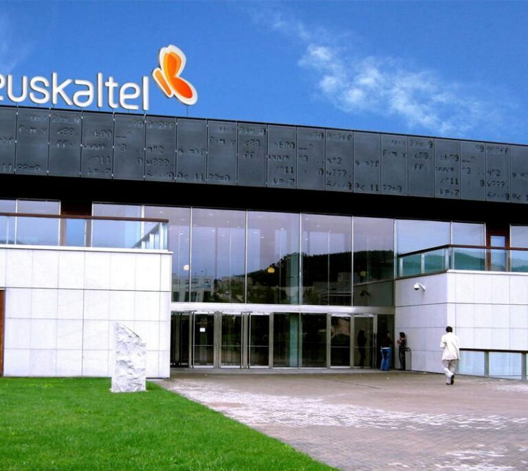Zegona desbanca a Kutxabank y ya es el mayor accionista de Euskaltel con casi el 21%