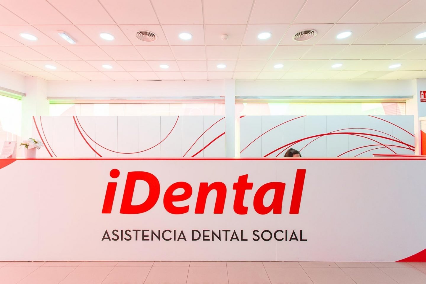 El fondo de inversión Weston Hill compra iDental por 25 millones de euros