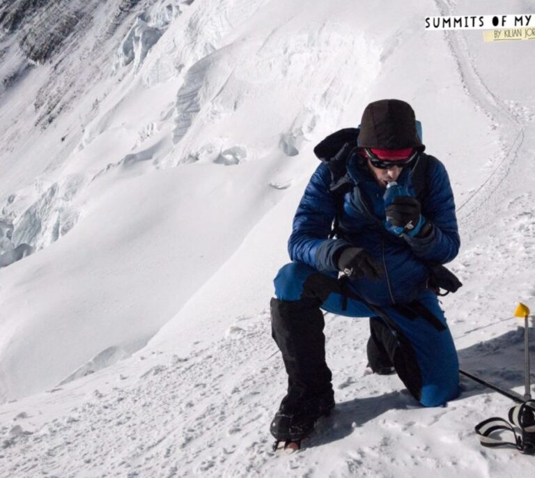 El español Kilian Jornet corona el Everest en 26 horas sin oxígeno ni cuerdas fijas