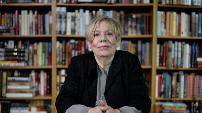 La escritora británica Karen Armstrong.