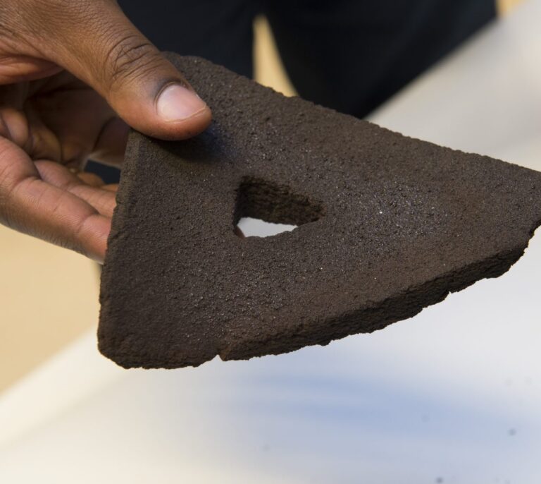 La ESA ya sabe cómo hacer ladrillos en la Luna