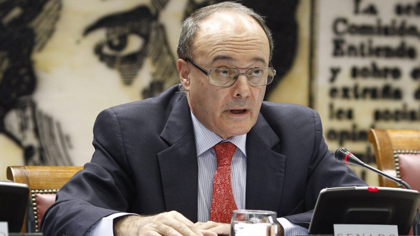 El Gobernador del Banco de España, Luis María Linde, advierte sobre el futuro de las pensiones