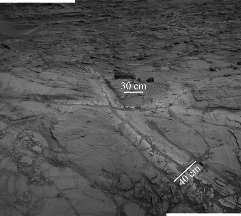Marte retuvo el agua líquida más tiempo de lo que se pensaba