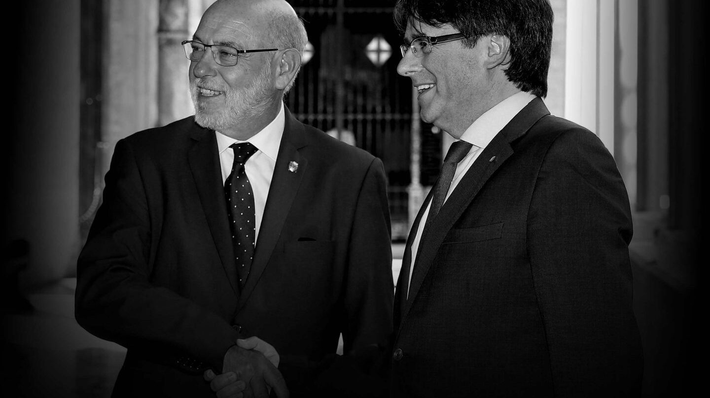 El presidente de la Generalitat, Carles Puigdemont, recibe al nuevo fiscal general del Estado, José Manuel Maza.