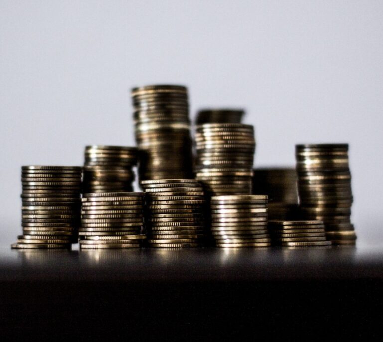 'Finanzas para Mortales': diez años de educación financiera para colectivos vulnerables