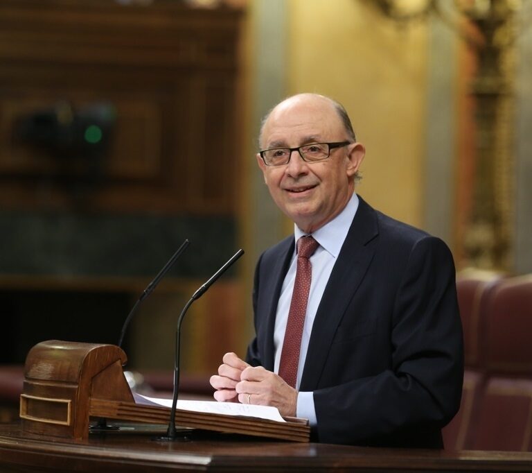 Los presupuestos siguen adelante tras rechazar el Congreso las enmiendas a la totalidad